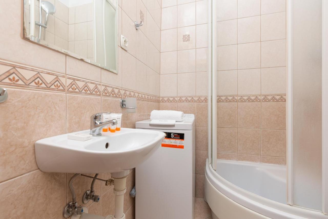 Apartamento Metro Politechnika Studio Konstytucji By Renters Varsovia Exterior foto